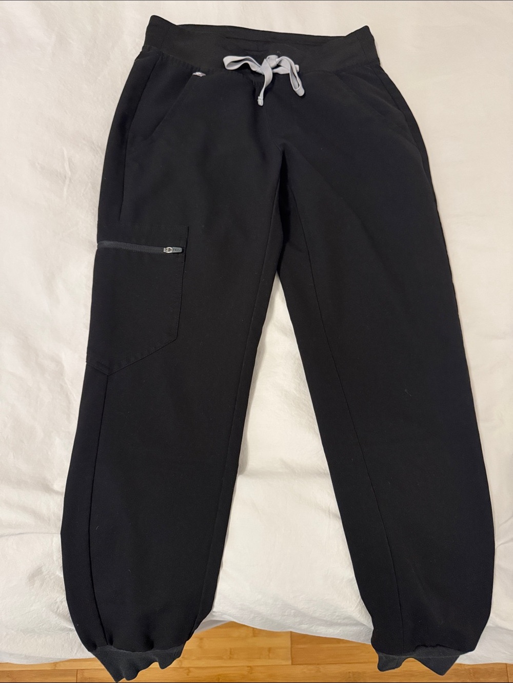 Figs Black Ankle Cropped Scrub Joggers with Gray Drawstring XXS Petite